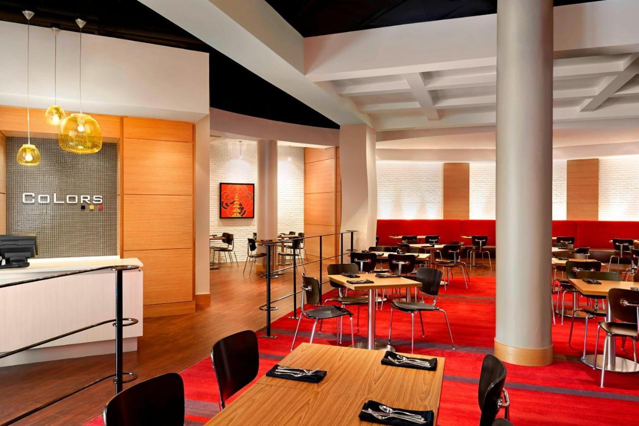 Sheraton Cavalier Calgary Hotel מראה חיצוני תמונה