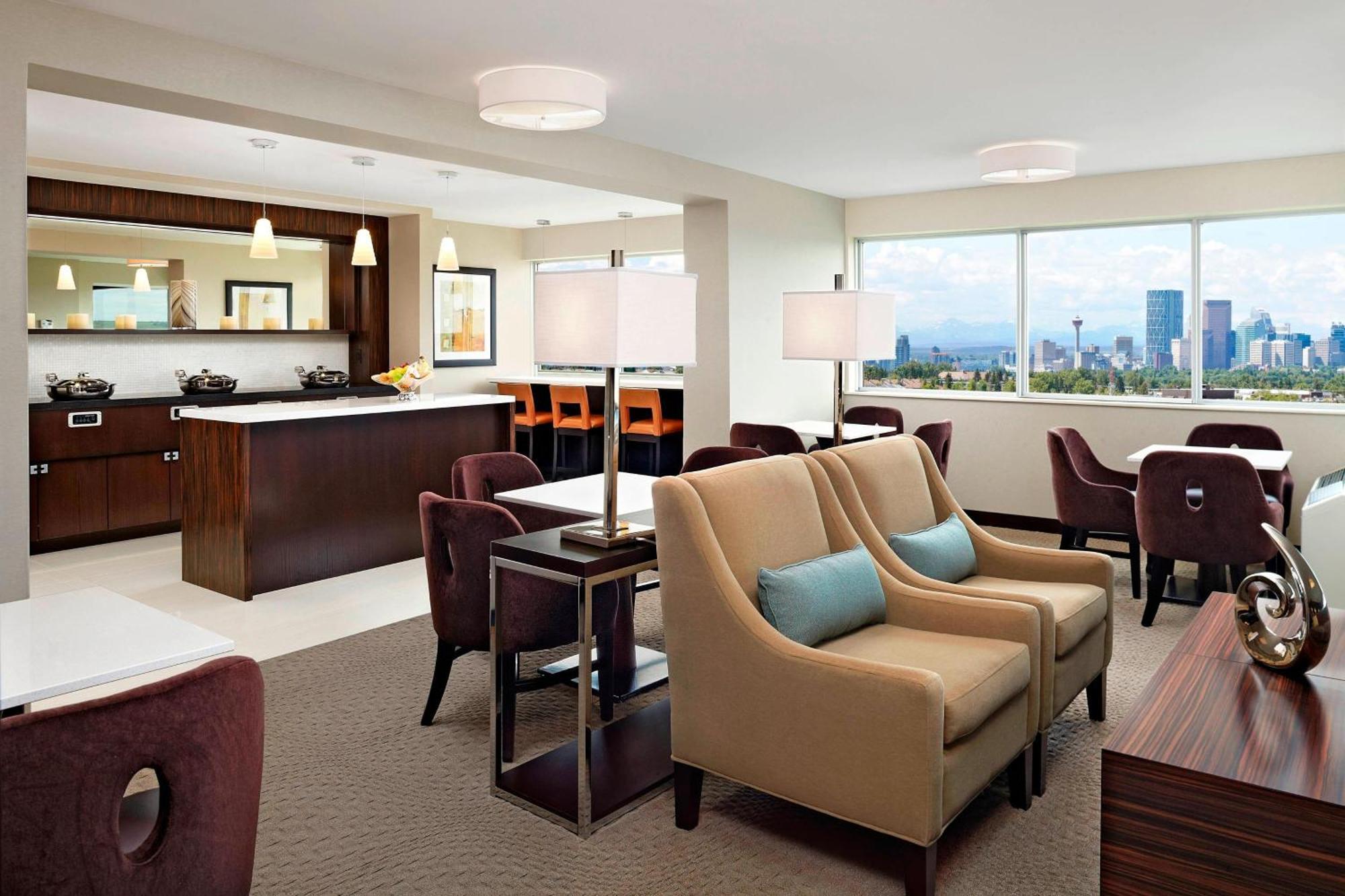 Sheraton Cavalier Calgary Hotel מראה חיצוני תמונה